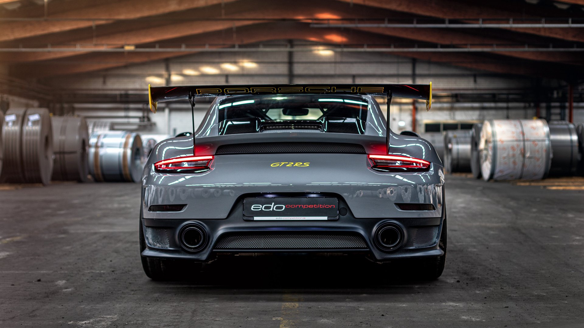 城市间球迷应援活动频繁,球迷经济效应显现,球迷集市买什么